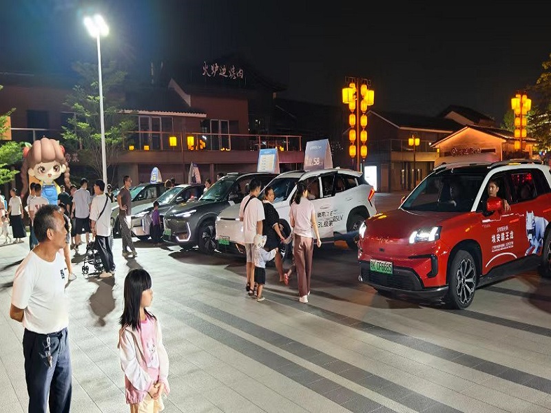 1757922377446798.jpg 汽車夜市現(xiàn)場.jpg