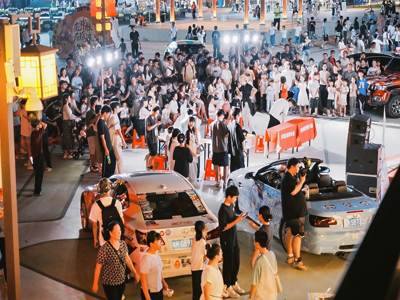 1760689000107471.jpg 動漫節(jié)狂歡照片5.jpg